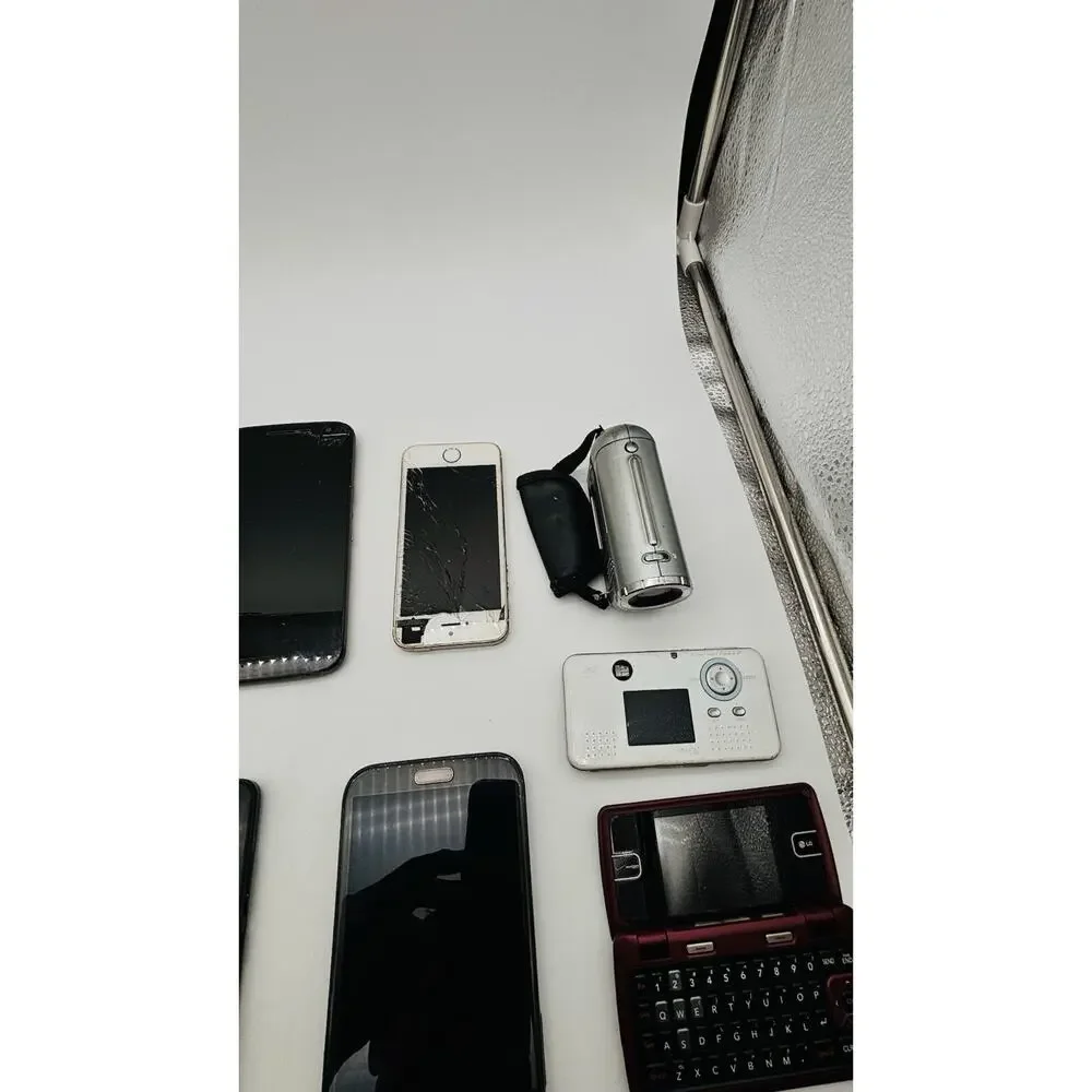 Lot of 23 Cell Phones Untested, for Parts or Repair Assorted Apple Samsung